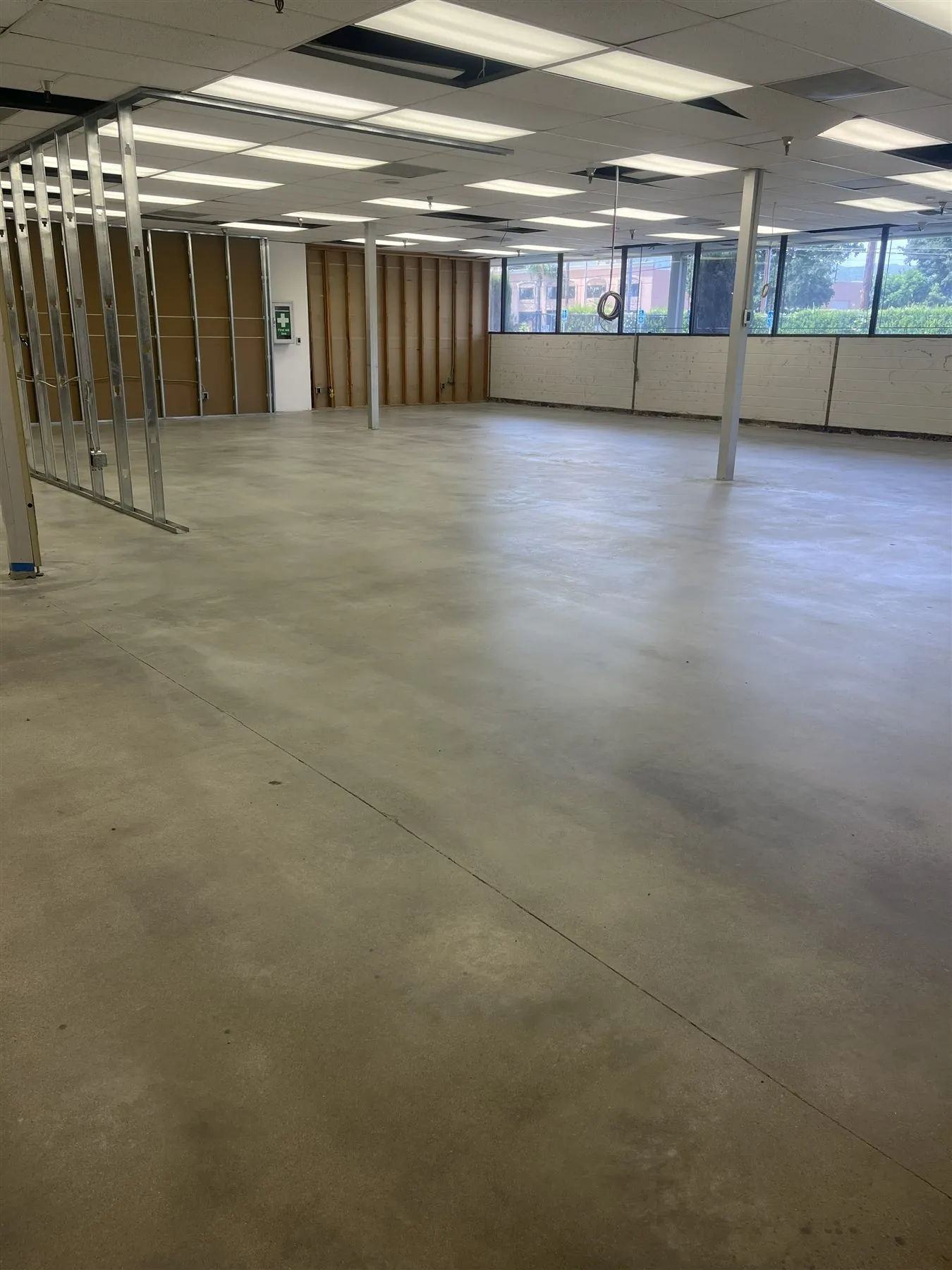 Grind and seal concrete floor in an open office in Chatsworth, CA
