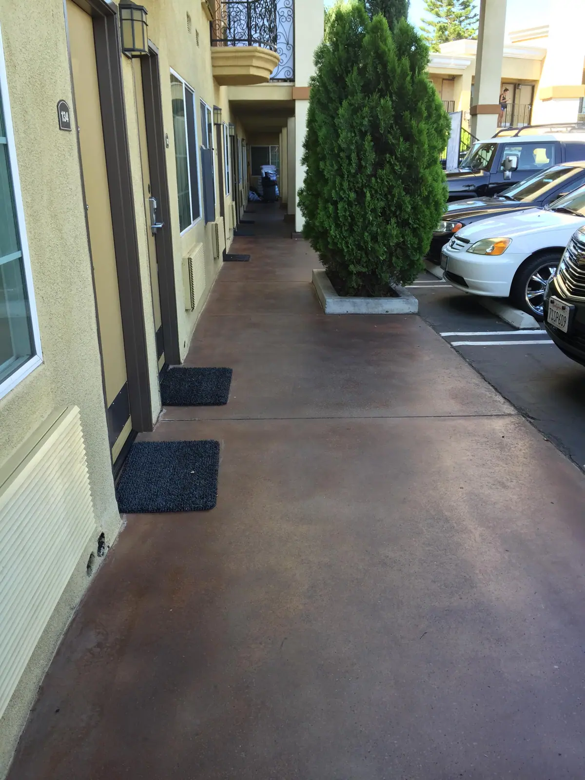 Clean exterior concrete walkways at a Woodland Hills hotel